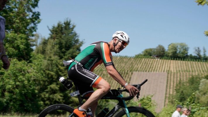 Albèrt op de fiets